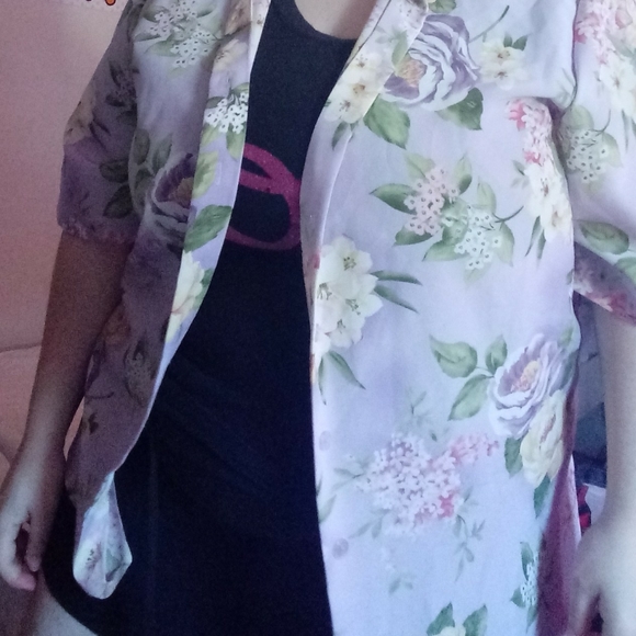 | Beautiful flower πΌ printed Button down ST - Picture 6 of 6